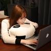 Atacado de fábrica boneco panda gigante tridimensional aquecedor de mãos travesseiro brinquedo de pelúcia curto fofo de dupla finalidade presente para casal