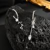 Pendientes de Plata Elegantes Asimétricos Seleccionados Cuidadosamente para Mujer y Pendientes Incrustados con Circonita Joyería del Bosque Joyería para Orejas Vibrante