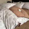 Juego de ropa de cama de cuatro piezas simple de algodón puro cepillado con sensación de alta gama, funda de edredón gruesa 100% algodón, sábana, juego de tres piezas con sábana ajustable