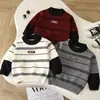 2026 Novo Estilo Coreano Roupa Infantil Suéter de Tricô Listras Coloridas Bordado Versátil Top Infantil Atacado