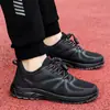 Sapatos Masculinos para Idosos, Tênis de Malha Fly-Woven Macios para Outono, Sapatos 'Dad Shoes' Antiderrapantes e Amortecedores para Homens, Sapatos Casuais para Caminhada ao Ar Livre