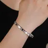 Pulsera de Acero de Titanio Estilo Coreano con Incrustaciones de Diamantes Diseño de Panal para Hombres y Mujeres Pulsera Geométrica Simple con Diamantes Diseño de Nicho Trendy en Instagram