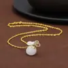 Colar Feminino de Jade Hetian Natural, Pingente de Jade Levemente Luxuoso com Incrustação de Ouro e Artesanato Antigo, Ornamento de Presente para Negócios Atacado