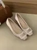 2025 Nuevo Estilo Estilo Celebridad Boca Baja Punta Cuadrada Zapatos de Tacón Alto para Banquetes Mujer Hebilla de Diamante de Agua Zapatos de Tacón Medio Delgados Sexy de una Sola Pieza