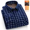 Popular Camisa Masculina Quente de Inverno com Veludo Engrossado de Manga Longa Xadrez Roupa Casual para Pais de Meia-Idade e Idosos