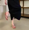 Novas Chinelas de Verão 2026 com Design de Nicho para Uso ao Ar Livre, Tiras Finas da Moda Estilo Fada Francesa Versátil Cor Branca