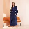 Roupão de Banho Longo de Pelúcia Novo Estilo Inverno 2026 para Mulheres, Tamanho Grande, Adequado para Hotéis, Salões de Beleza, Pijamas Casuais Estilo Europeu e Americano