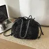 Bolsa Nueva de Mujer Otoño 2026 Bolso Cubo Moderno y Único Bolso de Hombro de Felpa Bolso Esponjoso de Color Sólido de Alto Valor