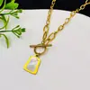 Acero de Titanio Colgante Cuadrado de Nácar Cierre de Mosquetón OT Collar de Acero de Titanio para Mujer Moderno Diseño de Lujo Ligero Cadena para Clavícula Cadena Gruesa