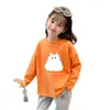 Camiseta super fofa de manga comprida para meninas, outono, algodão puro, nova roupa de desenho animado 2026, camiseta básica para meninas, roupa de outono para crianças