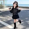 Conjunto de Otoño para Niñas 2026 Nueva Moda Chaqueta Abrigo de Cuero para Niños y Falda Plisada Estilo Universitario para Ropa de Otoño para Niñas