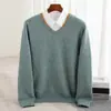 Outono/Inverno 2026 Novo Suéter de Tricô Masculino Gola V Solto Emagrecedor Gola Redonda Suéter de Lã Cor Sólida Camada Base Suéter