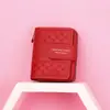 Fábrica de Origen Nuevo Modelo 2026 Cartera Corta para Mujer con Acabado de Alta Gama, Bordado Exquisito, Diseño de Corazón, Billetera para Monedas Versátil