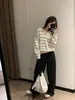 Suéter de tricô listrado color block estilo coreano para mulheres, primavera e outono, estilo old money, top de manga longa com gola polo de modelagem solta