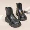 Botas Martin 2026 outono e inverno novas botas curtas infantis, botas de couro acolchoadas para meninas, botas de neve para crianças de médio e grande porte, botas versáteis