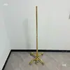 Si el modelo es bajo, puedes cambiar el poste para aumentar la altura.. Los accesorios para modelos de ropa de medio cuerpo incluyen una base de soporte y accesorios de tubería de acero inoxidable.
