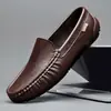 Mocasines para Hombre 2026 Nuevo Otoño/Invierno Forrados de Felpa Piel Suave Zapatos de Cuero Cálidos para Hombre Zapatos Casuales de Moda