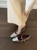 Nuevos Zapatos Mary Jane Elegantes de Estilo Francés de Nicho con Suela Suave, Punta Cuadrada, Detalle de Flor y Boca Baja 2025