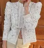 Nova camisa feminina de verão 2026 da Amazon, moda transfronteiriça europeia e americana, corte slim, vazada, abotoada, gola alta, manga longa, vintage