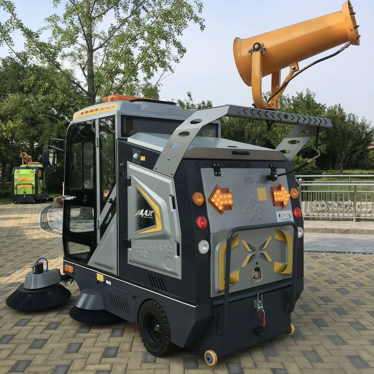 扫地车 (4).jpg