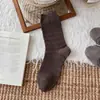 Nuevos calcetines blancos texturizados de estilo coreano y japonés para mujer, calcetines de media pantorrilla, calcetines largos de moda combinados con zapatos de cuero Birkenstock
