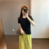 Camiseta de manga corta con cuello redondo, estilo T-shirt de dos piezas falsas, con tirantes de encaje hueco delicado, atmosférica, suave y amigable con la piel H070505