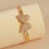 Pulsera de Mariposa con Diamantes Micropavimentados, Pulsera Retro de Oro Arena, Pulsera de Temperamento de Mariposa Tridimensional para Mujer, Pulsera de Lujo Ligero y de Alta Gama