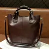 Bolsa Tote de Couro Bovino de Primeira Camada Grande Capacidade Transfronteiriça Nova Bolsa Feminina de Couro Genuíno Versátil Bolsa Mensageira Portátil de Couro Tingido Vegetal 216