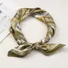 Pañuelo de Seda de Algodón y Lino Estilo Coreano 70cm, Moderno y Versátil, Pañuelo Cuadrado Pequeño Sencillo y Artístico, Adecuado para Fotografía de Viaje y como Pañuelo Decorativo para el Cuello