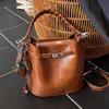 Bolso Cubo Transfronterizo para Mujer, Gama Alta Retro Trendy Estilo Coreano de Hombro Único Diagonal Otoño 2025 Versátil de Mano Nuevo Estilo