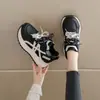 Zapatos de Forrest Gump para Mujer Primavera 2026 Nuevos Zapatos Casuales de Running de Suela Gruesa que Aumentan la Altura Zapatos de Moda Casuales con Retazos para Mujeres Bajitas