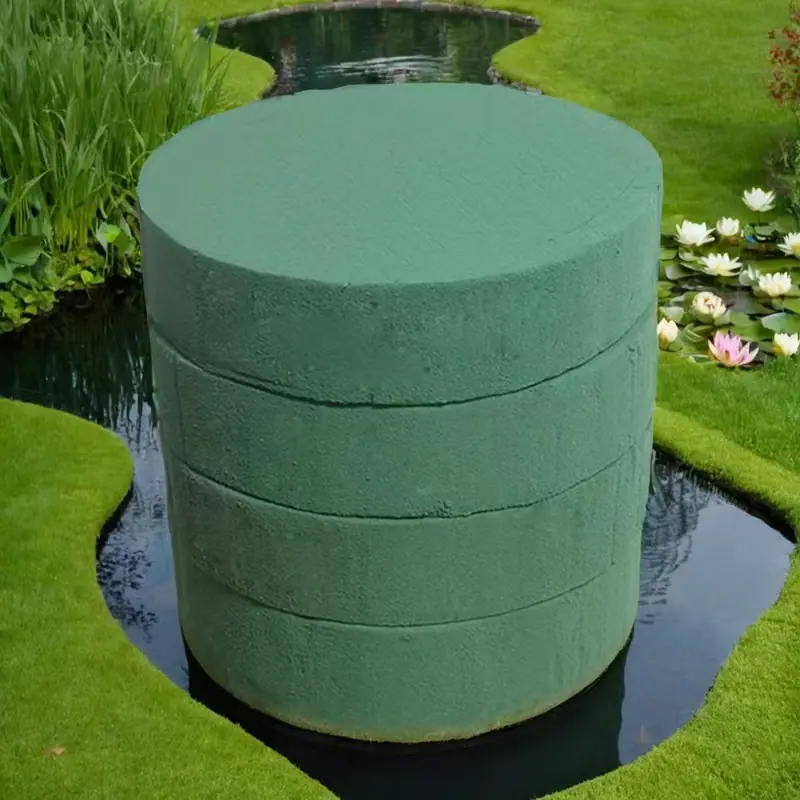 976