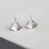Brincos Pequenos Stud Personalizados de Prata Esterlina 925 Fofos Simples Padrão Criativo Design Elegante Brincos Versáteis Acessórios de Orelha para Mulheres