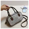 Bolso de Bowling Retro Nuevo 2026 para Mujer Transfronterizo Pequeño Diseño de Nicho Bolso Almohada Terciopelo Bolso de Hombro Cruzado