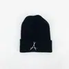 Venta caliente transfronteriza comercio exterior otoño e invierno Nuevo gorro de punto bordado sombrero europeo y americano sombrero de gorro de moda sombrero cálido de lana para el frío