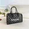 Bolso Clásico de Rombos Blanco y Negro, Bolso de Maquillaje de PU a la Moda, Venta al por Mayor Transfronteriza, Bolso Pequeño de Estilo Sofisticado