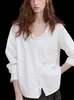 Blusa Suave Bordada con Encaje de Volantes 'Fresa Silvestre' de Cuello en V Profundo Romántica para Mujer