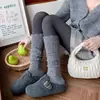 Meias Longas de Algodão Grossas Tricotadas Retrô Quentes de Outono com Design Vazado em Relevo para Mulheres, Estilo Outono/Inverno