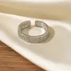 Anillo Kajia Base Alta Amor Clásico Rosca Aliento de Bebé Versión Ancho y Estrecho Anillo para Mujer Cobre Incrustado Circón Bañado en Oro Grueso Anillo de Pareja