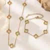 Moderna y Sencilla Joyería de Mano Acero Inoxidable Chapado en Oro de 18K Corte Nicho Trébol de Cuatro Hojas Pulsera Collar para Mujer