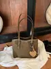 Bolsa de gran capacidad para el día a día, bolso tote retro mate otoño/invierno, estilo coreano, moderno y versátil bolso de hombro para mujer