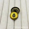 Botões de metal em formato de escudo, casaco moderno estilo Chanel, suéter de tricô, casaco de lã, sobretudo, acessórios de pele, botões decorativos