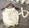 En el verano de la dinastía Qing, se proporcionaban tirantes y ropa de gasa triangular tipo kayak para niñas y bebés de 0 a 1 año.