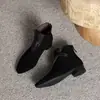 Botas curtas de algodão com forro de fleece estilo francês para mulheres, nova coleção outono/inverno 2026, bico fino, salto grosso, botas estilo Martin com design patchwork, efeito emagrecedor, botinhas