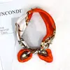 Lenço Quadrado Estampado em Corrente de Cetim 50 Cores Moda de Alto Padrão Versátil Profissional Comissária de Bordo Atendimento ao Cliente Lenço Decorativo Lenço de Seda