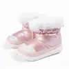 Botas de Neve Forradas com Fleece para Meninas Inverno 2026 Novo Modelo Botas de Algodão Grossas e Quentes para Crianças Botas Peludas com Solado Grosso Resistentes ao Frio