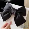 Acessório de Cabelo Presilha com Laço Grande de Cetim Preto Feminino 2024 Novo Clipe de Trás Cartões de Cabelo Outono e Inverno Cyber Celebridade