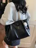 Bolso Retro de Piel Suave de Gran Capacidad para Mujer 2026 Nuevo de Moda Tendencia Bolso Tote para Viajes Cotidianos Bolso de Hombro para Estudiante Universitario