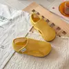 Sandalias Transpirables de Malla Casual Estilo Coreano para Niñas 2026 Verano Nuevas Zapatos de Agua Antideslizantes para Niños Zapatos Versátiles de Playa