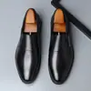 Aumento Interno Novos Sapatos Sociais de Couro Masculinos para Outono Masculino Britânicos de Negócios Couro Macio Bico Fino Jovens Sapatos de Couro Sapatos Brancos Sapatos Individuais